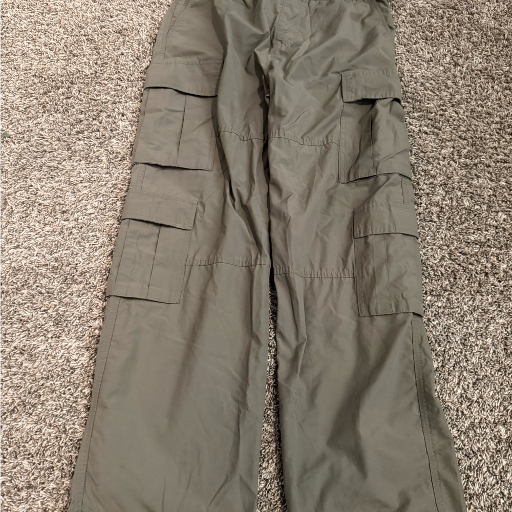 PacSun Gray Cargo Pants Relaxed Fit Sturdy Design